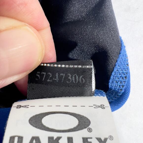 Oakley Swift Tank Top Hydrolix Woman's Large 532249 Imperial Blue All Over Logo - Picture 16 of 16